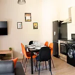 Joli Appartement Climatise Centre Ville A 300M Du Theatre Antique