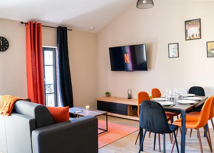 Joli Appartement Climatise Centre Ville A 300M Du Theatre Antique